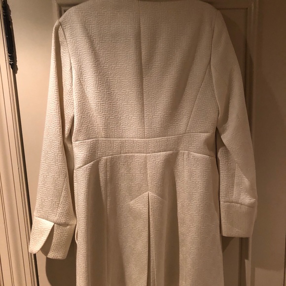 White coat - Picture 3 of 3